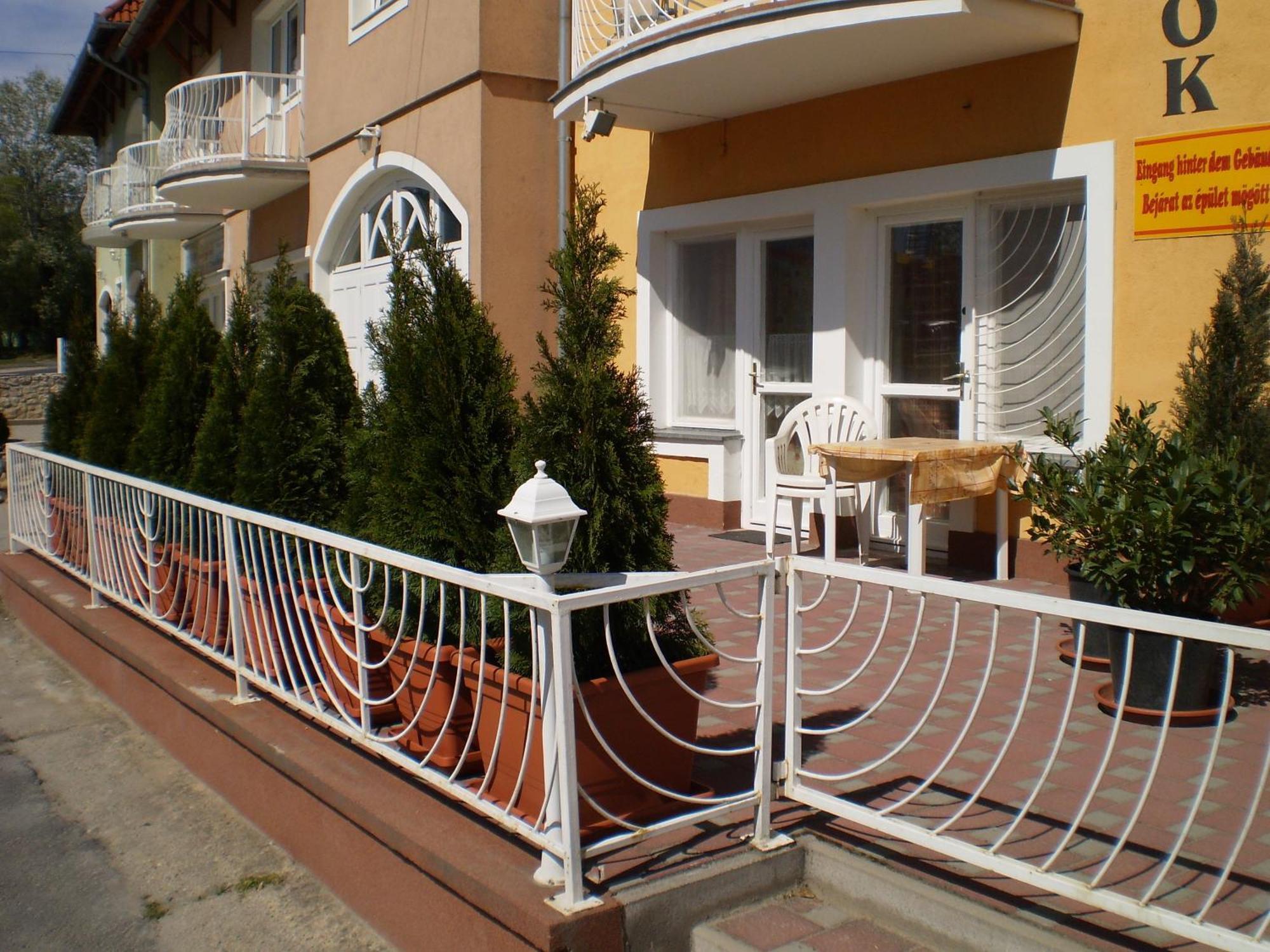 Tarr-Timea Apartmanok Keszthely Esterno foto